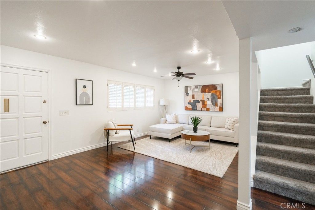 Photo of 231 Green Lea Pl, Thousand Oaks, CA 91361 (MLS # SR26029018)