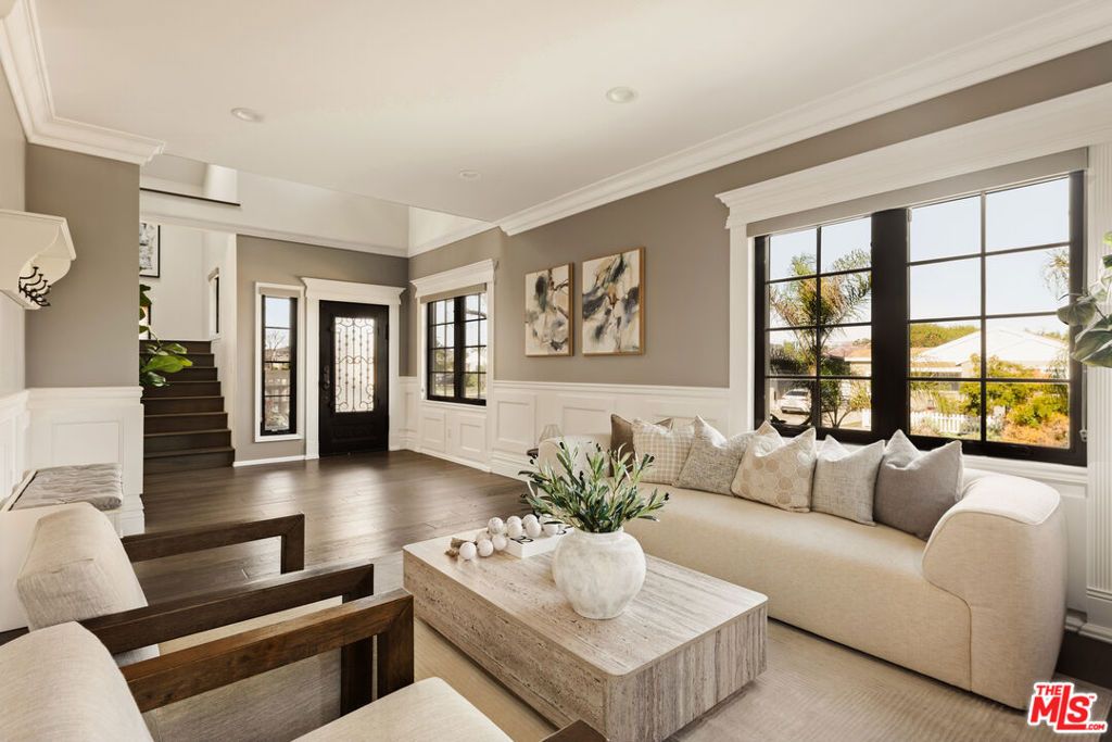 Photo of 5516 W 82nd Street, Los Angeles, CA 90045 (MLS # 25631371)