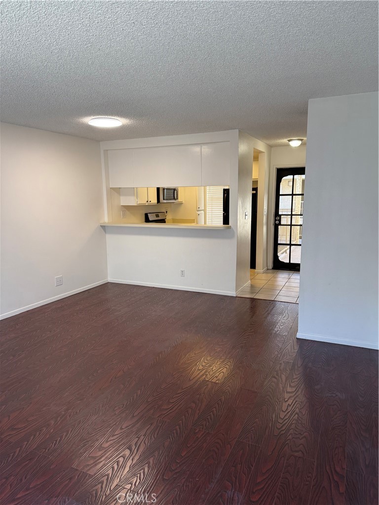 445 W 6th Street W 309