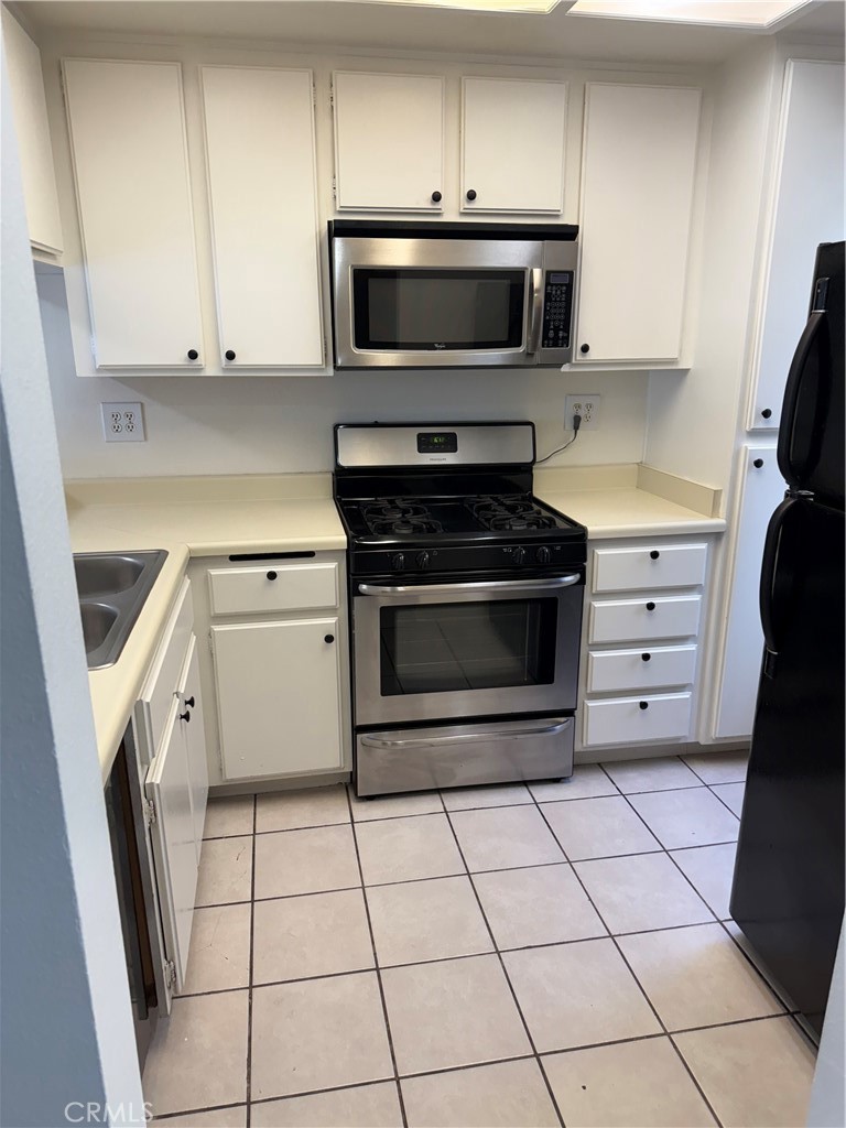 445 W 6th Street W 309