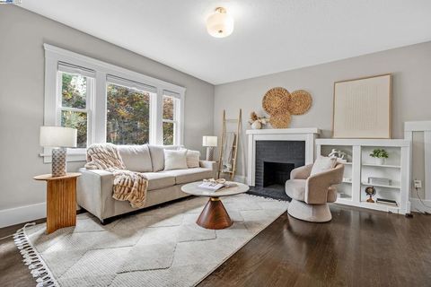 Photo of 2230 Sacramento St, Berkeley, CA 94702 (MLS # 41114080)