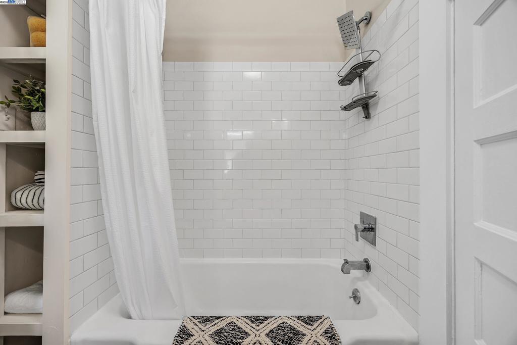 POETS CORNER - Residential