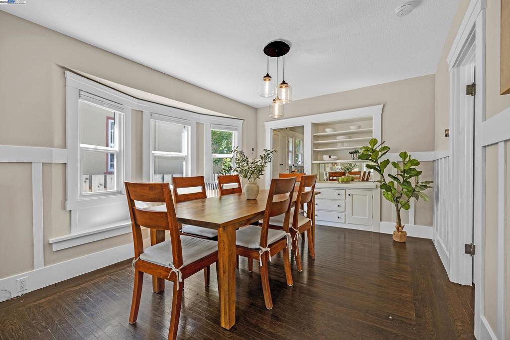 POETS CORNER - Residential