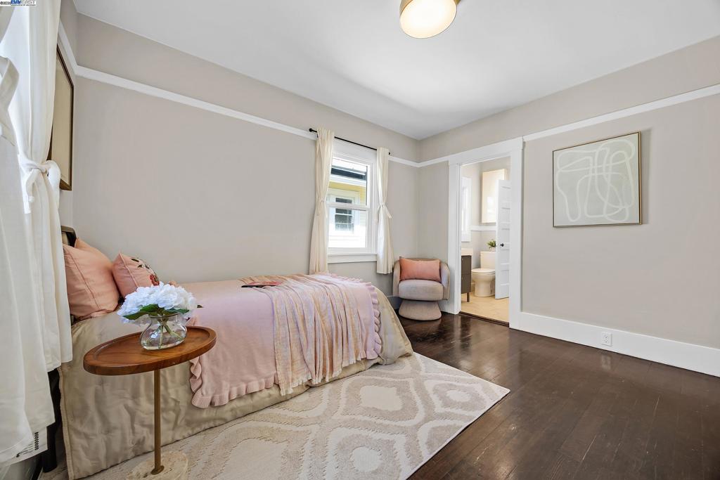 POETS CORNER - Residential