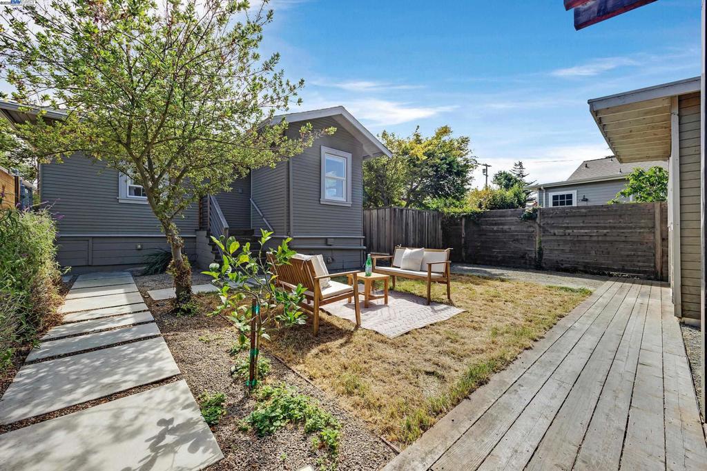 POETS CORNER - Residential