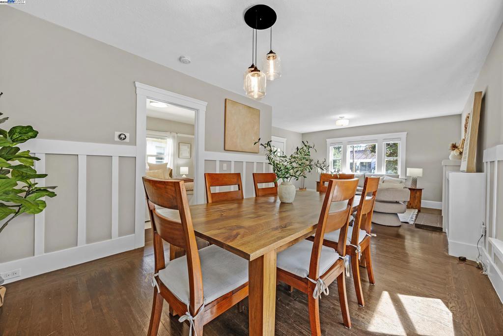 POETS CORNER - Residential