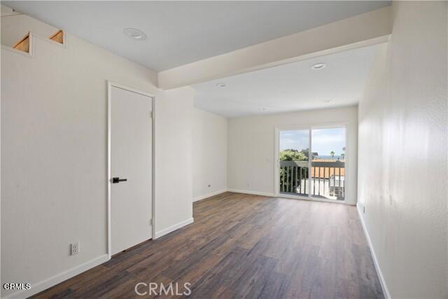 271 S Ventura Road 297