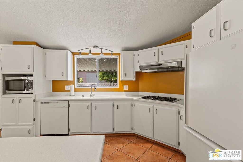 Date Palm Country Cl - Manufactured In Park