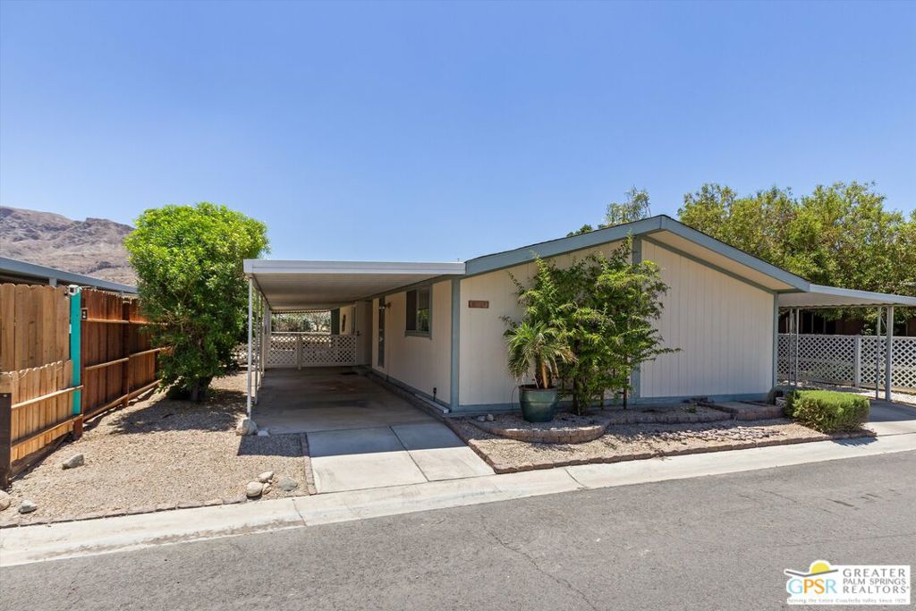 Date Palm Country Cl - Manufactured In Park