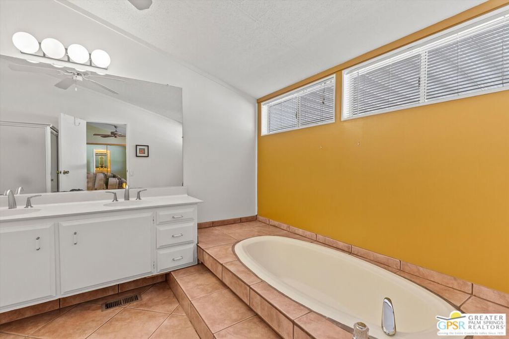 Date Palm Country Cl - Manufactured In Park