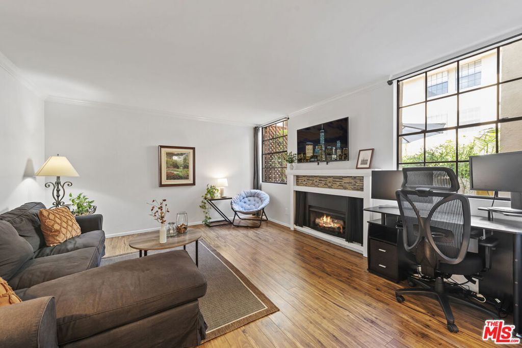 Photo of 750 N Kings Road #118, West Hollywood, CA 90069 (MLS # 25587135)