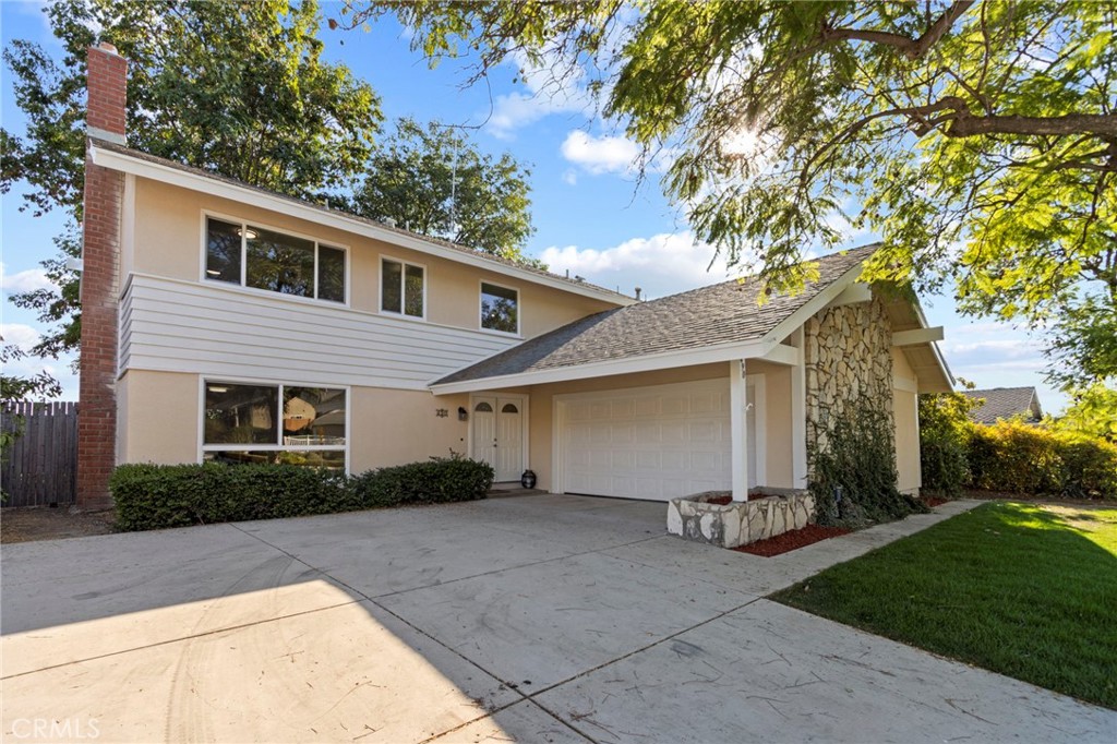 490 Buttonwood Drive