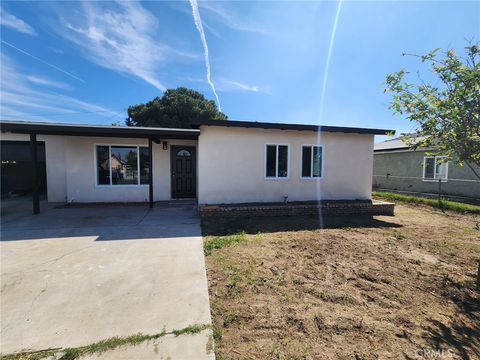15317 Athol Fontana CA 92335