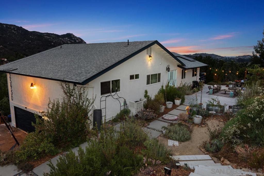 25950 Kaywood Dr Dr, Escondido CA 92026