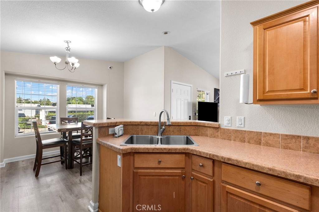 11401 Topanga Canyon Boulevard 35