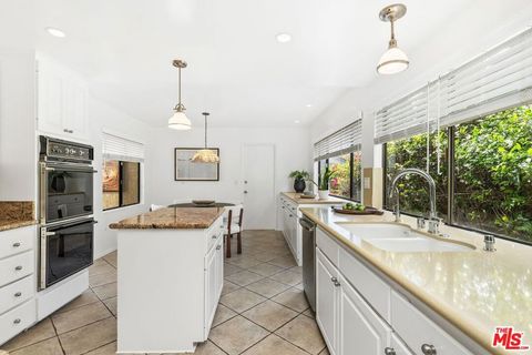Tiny photo for 1423 Avenida De Cortez, Pacific Palisades, CA 90272 (MLS # 26665841)