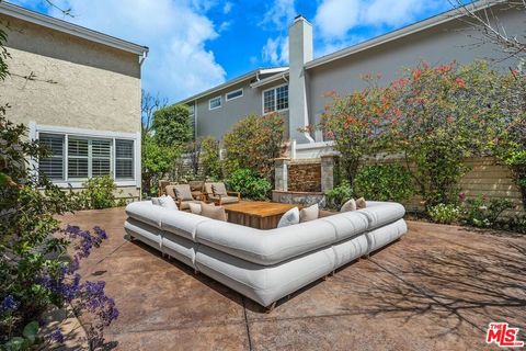 Tiny photo for 1423 Avenida De Cortez, Pacific Palisades, CA 90272 (MLS # 26665841)