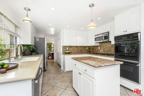 Tiny photo for 1423 Avenida De Cortez, Pacific Palisades, CA 90272 (MLS # 26665841)