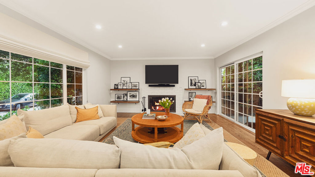 3634 Mandeville Canyon Road