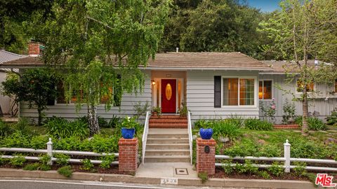 Photo of 3634 Mandeville Canyon Road, Los Angeles, CA 90049 (MLS # 26672365)