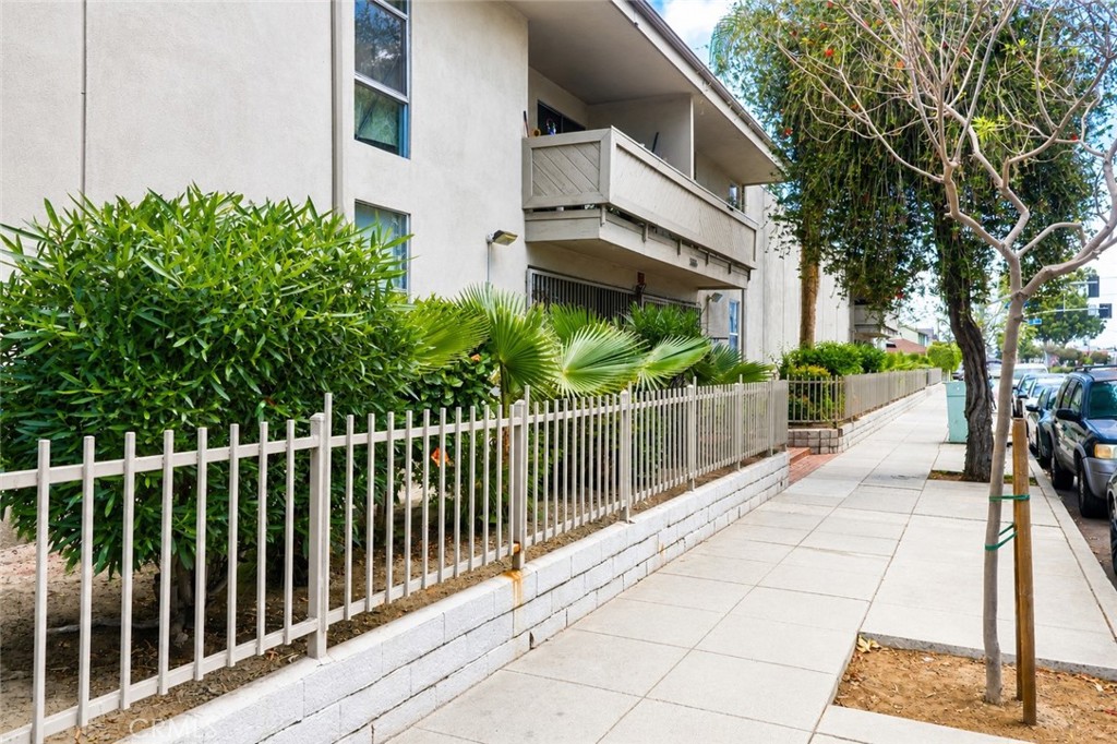 3365 SANTA FE Avenue 21