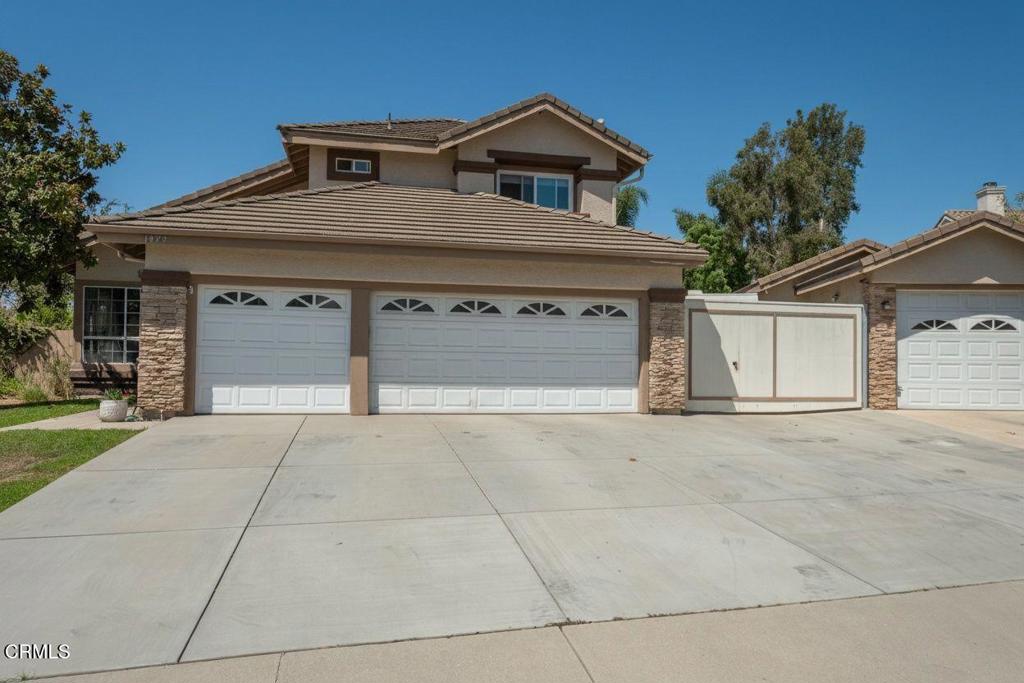 1472 La Culebra Circle