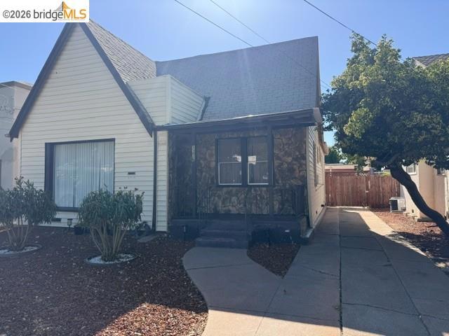 1376 Elm Street