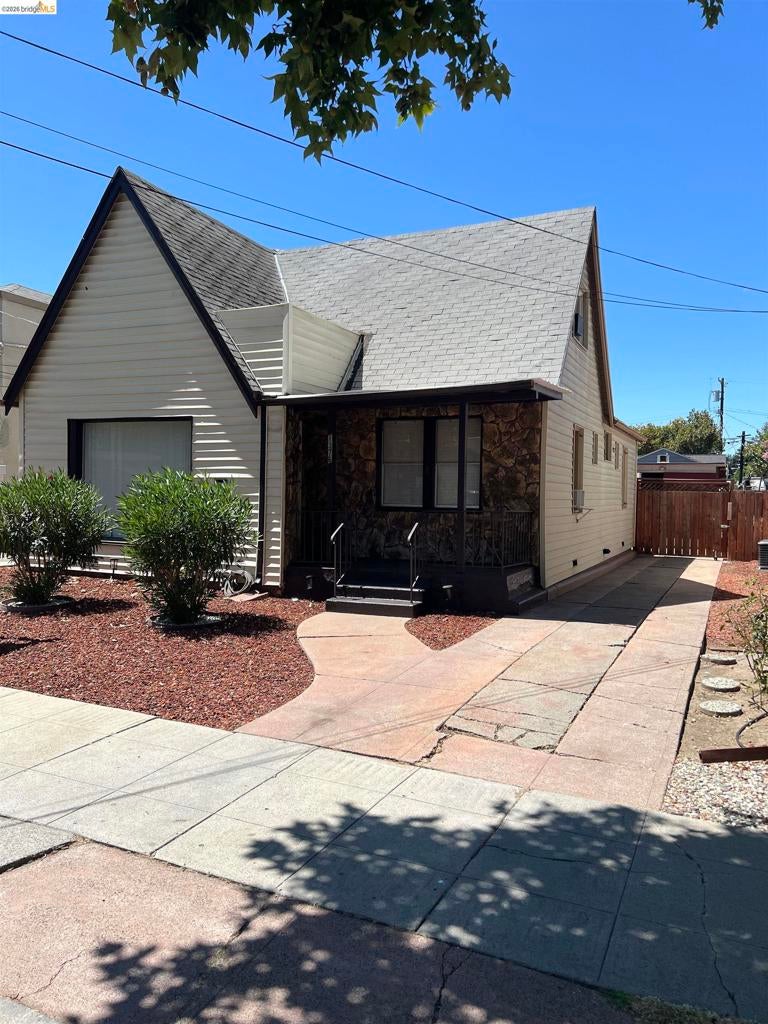 1376 Elm Street