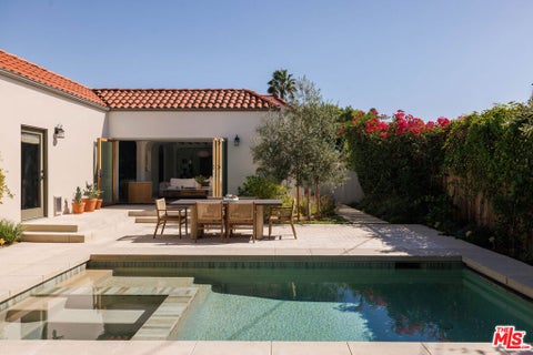 Photo of 215 N Gower Street, Los Angeles, CA 90004 (MLS # 26102447)