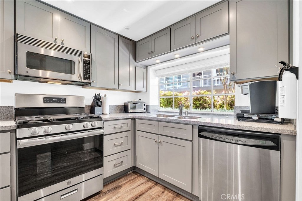 1410 Brett PL