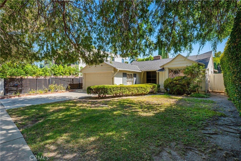 15516 Huston Street, Encino CA 91436