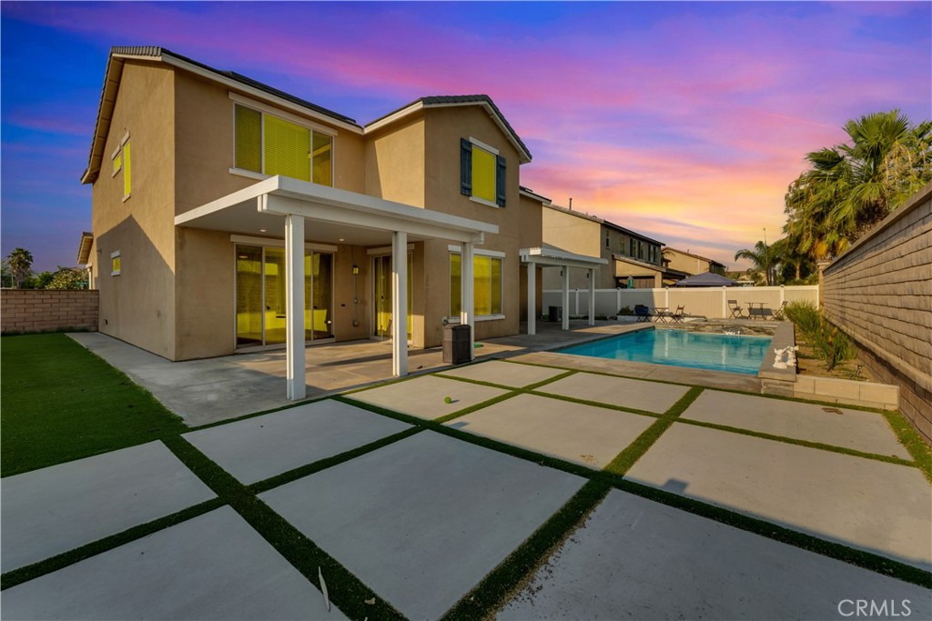 13163 Early Crimson Street