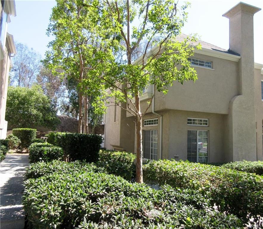 Recently Updated Spacious End Unit – 2 Bed, 2.5 Bath in Quiet Gated Community of Bridgeport Terrace.
This beautifully updated end-unit townhome offers 2 bedrooms and 2.5 bathrooms in a peaceful gated neighborhood. Enjoy the privacy of a separate side entrance and the charm of garden views from every window.
Inside, you'll find LVP wood flooring throughout the living areas and upstairs, complemented by elegant marble floors in the kitchen and dining room. The kitchen features new cabinetry, granite countertops, a cozy breakfast nook, a walk-in pantry, and direct access to a spacious, enclosed back patio—perfect for entertaining.
Upstairs, a conveniently located laundry room makes daily chores easier. Each bedroom boasts a generous walk-in closet and a private full bath with skylights for natural light. A half bath is located on the main floor for guests.
The home includes a detached garage with an automatic opener, plus an assigned uncovered parking space right in front of the unit. Additional highlights include new window blinds throughout and a new refrigerator.
Just steps from the community pool, this move-in ready home combines comfort, style, and convenience.