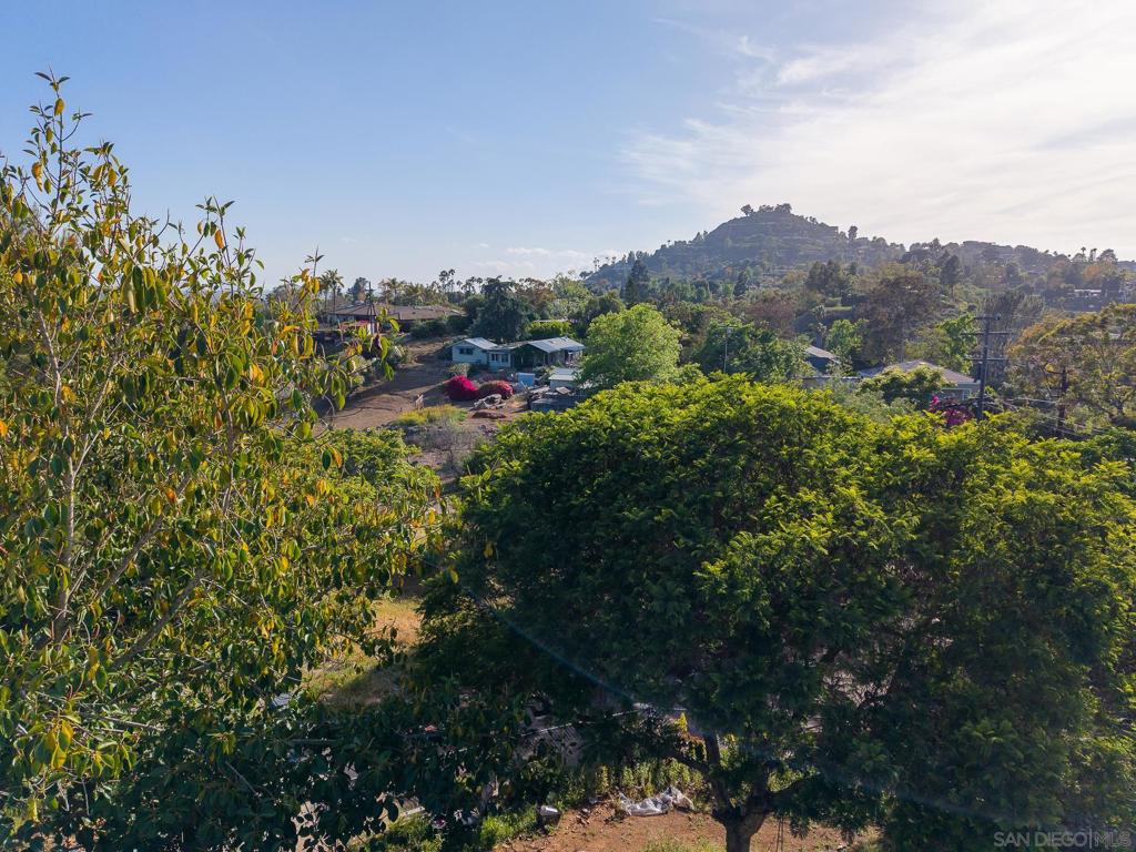 5025 Crestland Dr