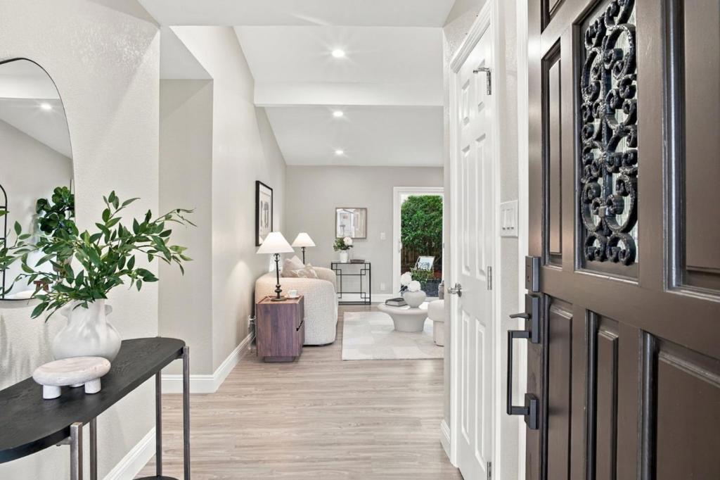 6575 Kaneko Drive