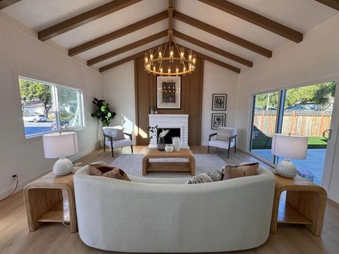 Photo of 1334 Spoonbill Way, Sunnyvale, CA 94087 (MLS # ML82030950)