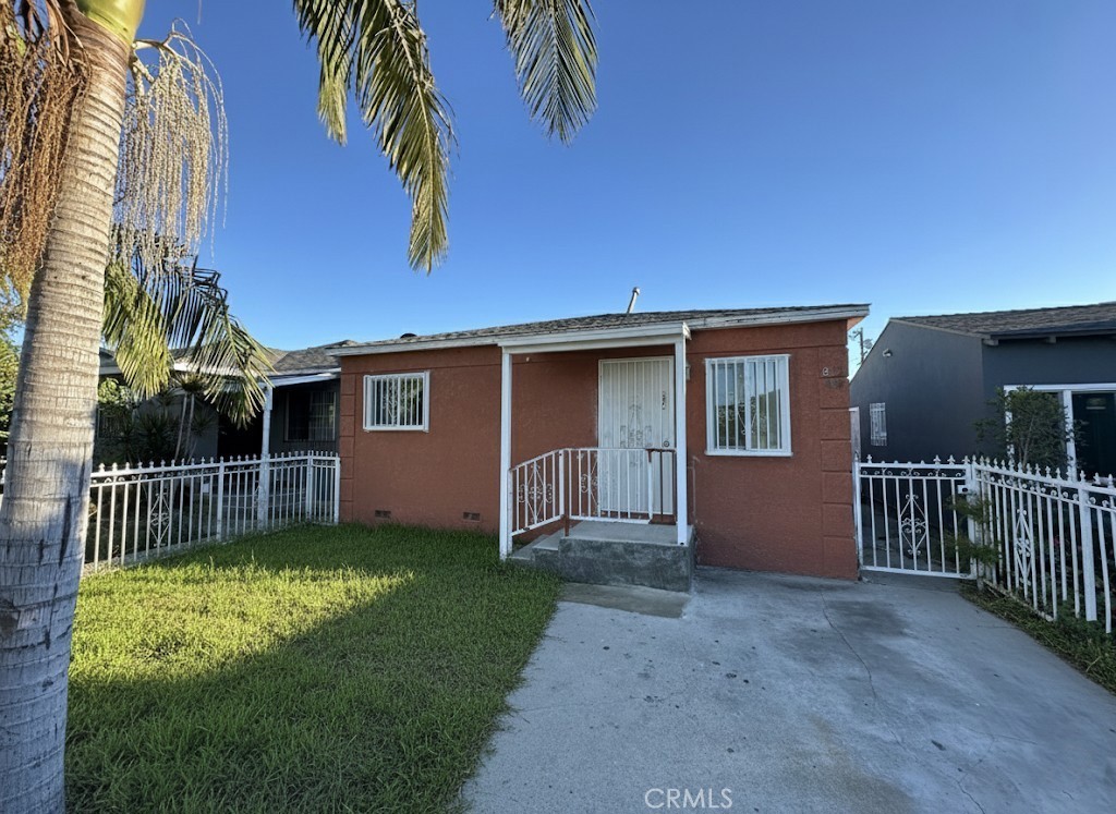 Beautiful Duplex for sale! Great for 1st time buyers or investors looking for rental income. Each unit features 2 bedrooms, 1 Bathroom great for families to move into. Front unit is remodeled with energy-efficient windows and brand new AC system. Back unit needs a bit of work but also carries a backyard with a 2 car garage with great ADU potential! Located near the 105 & 110 freeway easy for transportation. Property is oozing with potential!