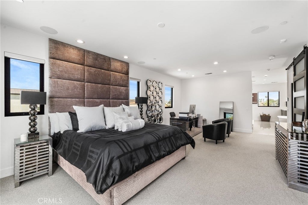 404 10th Street, Huntington Beach CA 92648 - Photo 28