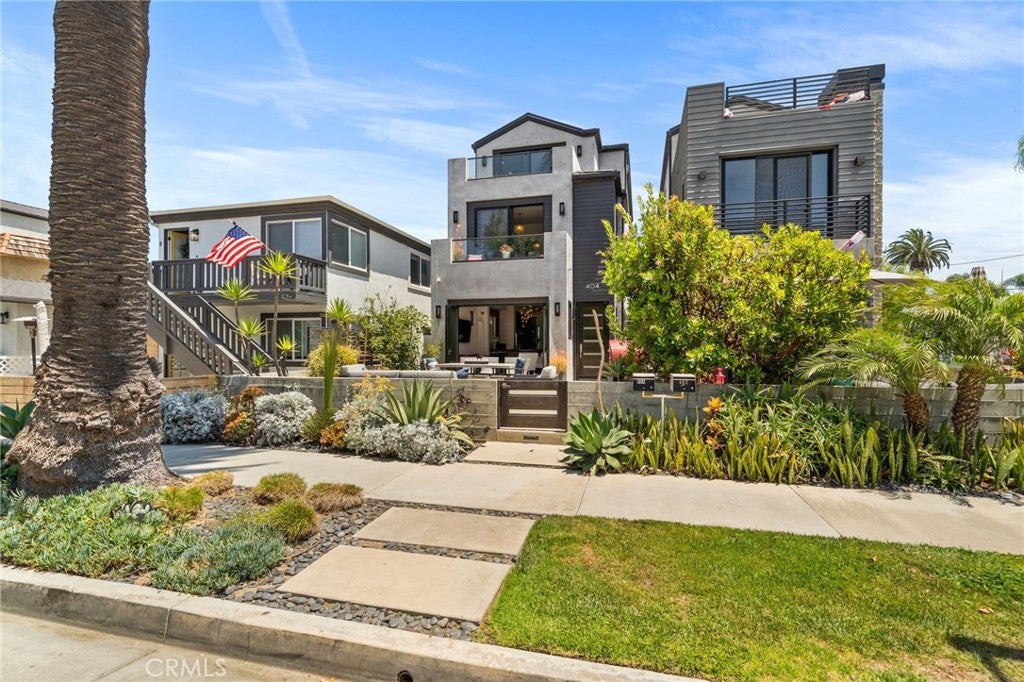 404 10th Street, Huntington Beach CA 92648 - Photo 32