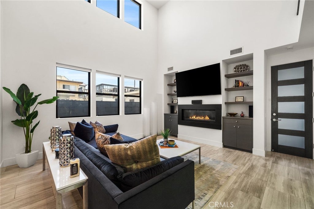404 10th Street, Huntington Beach CA 92648 - Photo 15