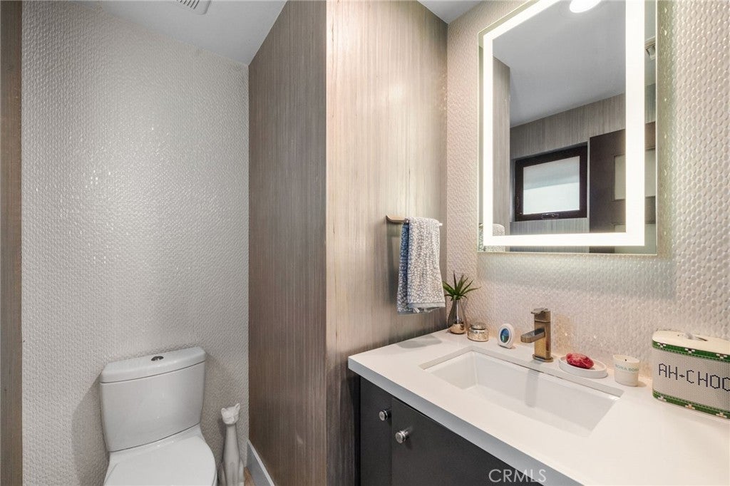 404 10th Street, Huntington Beach CA 92648 - Photo 18