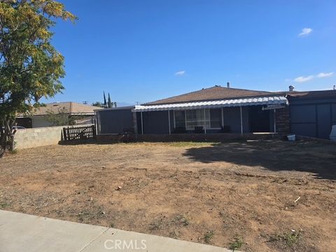 Photo of 13152 Helmsdale St, Moreno Valley, CA 92553 (MLS # IV25245963) Photo of 13152 Helmsdale St, Moreno Valley, CA 92553 (MLS # IV25245963)