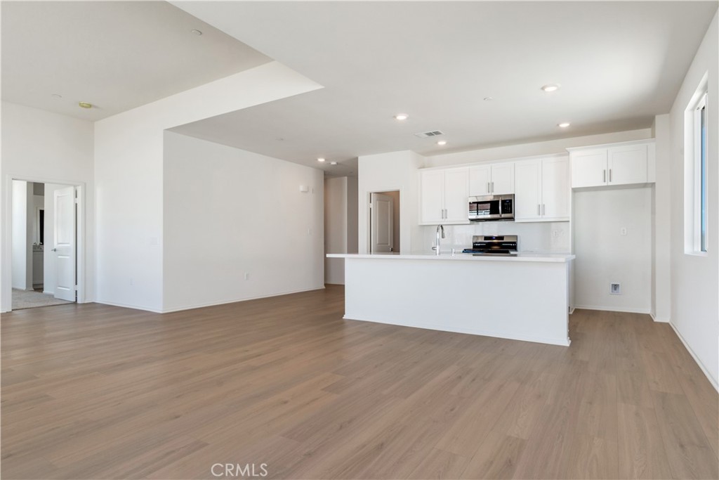 1577 E Houlguin Street