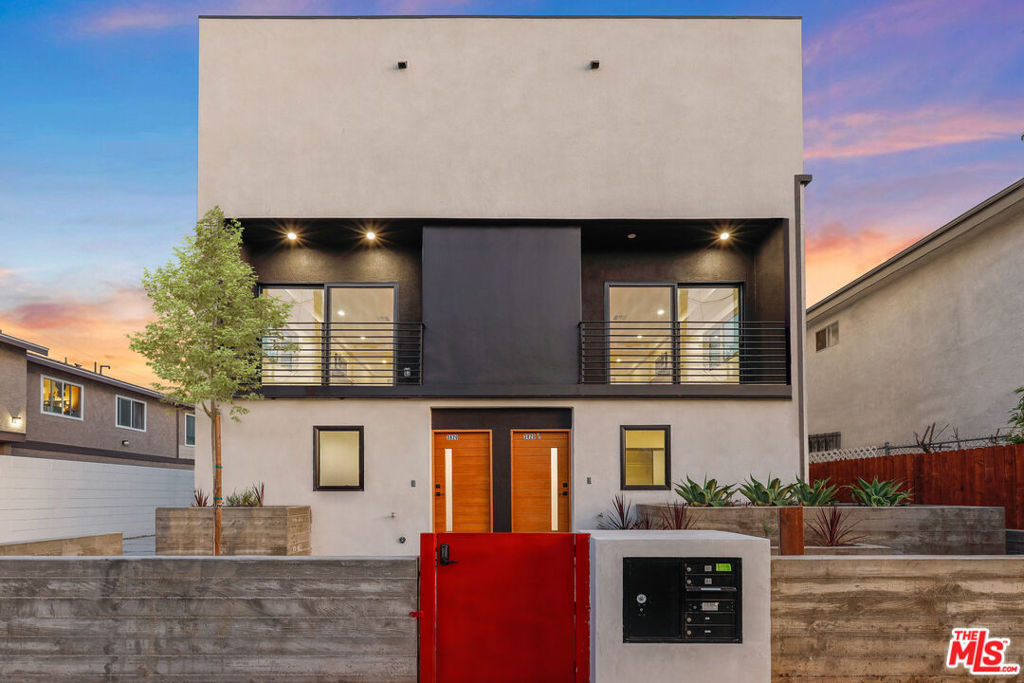 Spacious 5 Bedroom, 4 Bath Modern Style front facing townhouse built brand new in 2022 in the prime area of West Adams corridor. The open floor plan, approximately 1,950 sq ft, features plenty of natural light streaming through large windows, natural wood plank flooring throughout and high ceilings. On the main floor, you'll find a large Open Living Area with a balcony and a fully-equipped kitchen including custom cabinetry, quartz counters, gas range, dishwasher, and refrigerator. The bath areas are finished with custom tiles and sleek finishes. An In-Unit Laundry Closet with washer and dryer is conveniently located on the upper floor adjacent to bedroom areas. Property includes tankless water heater, central HVAC, and on-site parking with two tandem parking spaces. Roommate Groups welcome. Walking distance to a variety of urban amenities and minutes to USC, freeway and West LA. Don't miss on this rental! Pets OK!