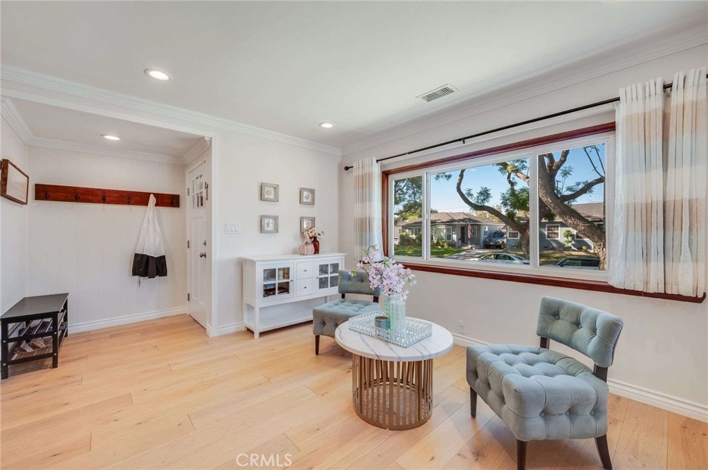5824 Dashwood
