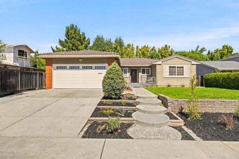 Photo of 1005 Iris Avenue, Sunnyvale, CA 94086 (MLS # ML82061174)