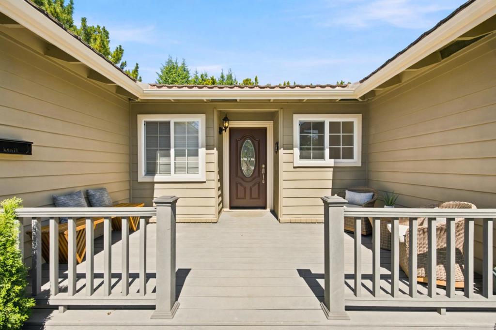 1005 Iris Avenue