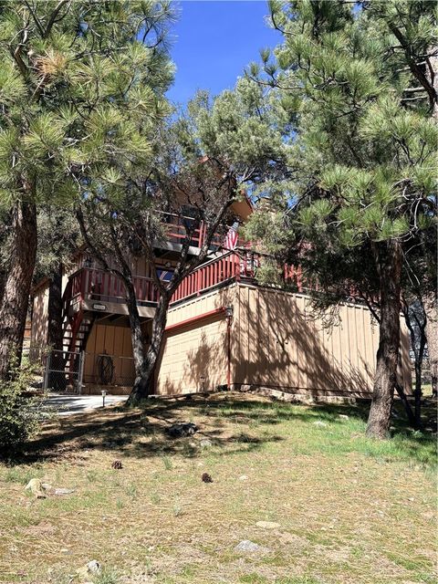 Photo of 805 Antelope Mountain Drive, Big Bear City, CA 92314 (MLS # CV26067751)