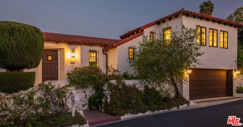 3922 Glenridge Drive Sherman Oaks CA 91423