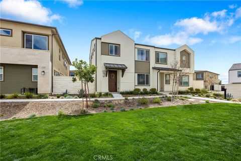 Photo of 27632 Ensemble Place, Valencia, CA 91381 (MLS # SR25075547)